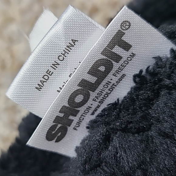 SHOLDIT Infinity Pocket Scarf - Picture 4 of 5